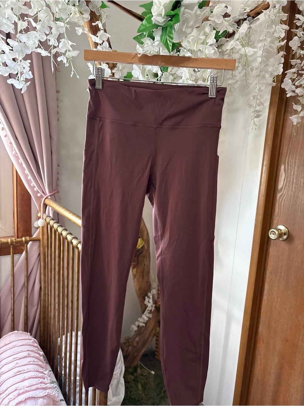 Vuori Women's Burgundy High-Rise Leggings
